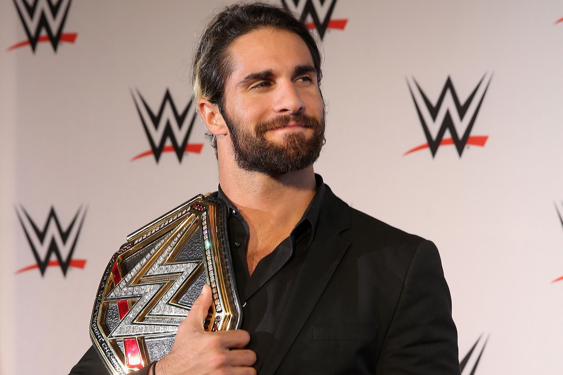 Seth Rollins Asks WWE Universe To Donate For Young Fan In Need