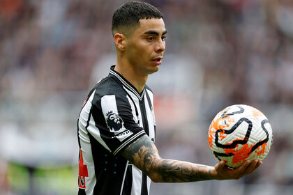 Miguel Almiron of Newcastle United on the pitch