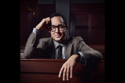 The Rainmaker star PJ Byrne poses as Deck Shifflet in courtroom