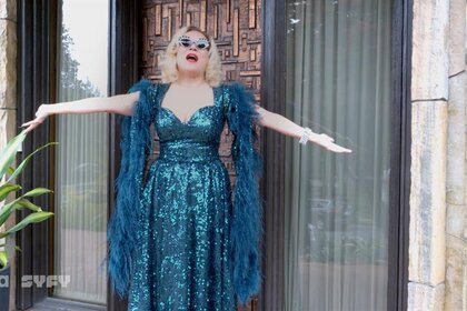 Jennifer Tilly's Mansion Tour